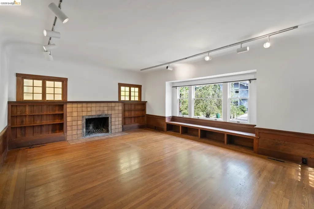 2714 Woolsey Street Berkeley CA 94705