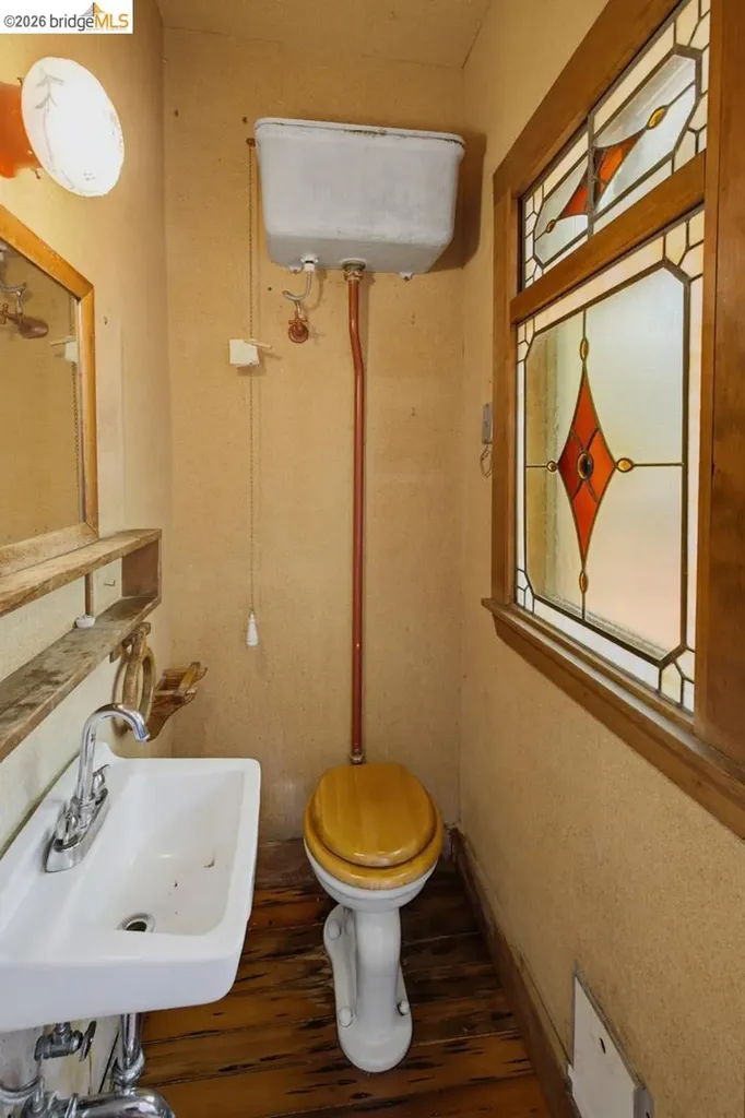 2714 Woolsey Street Berkeley CA 94705