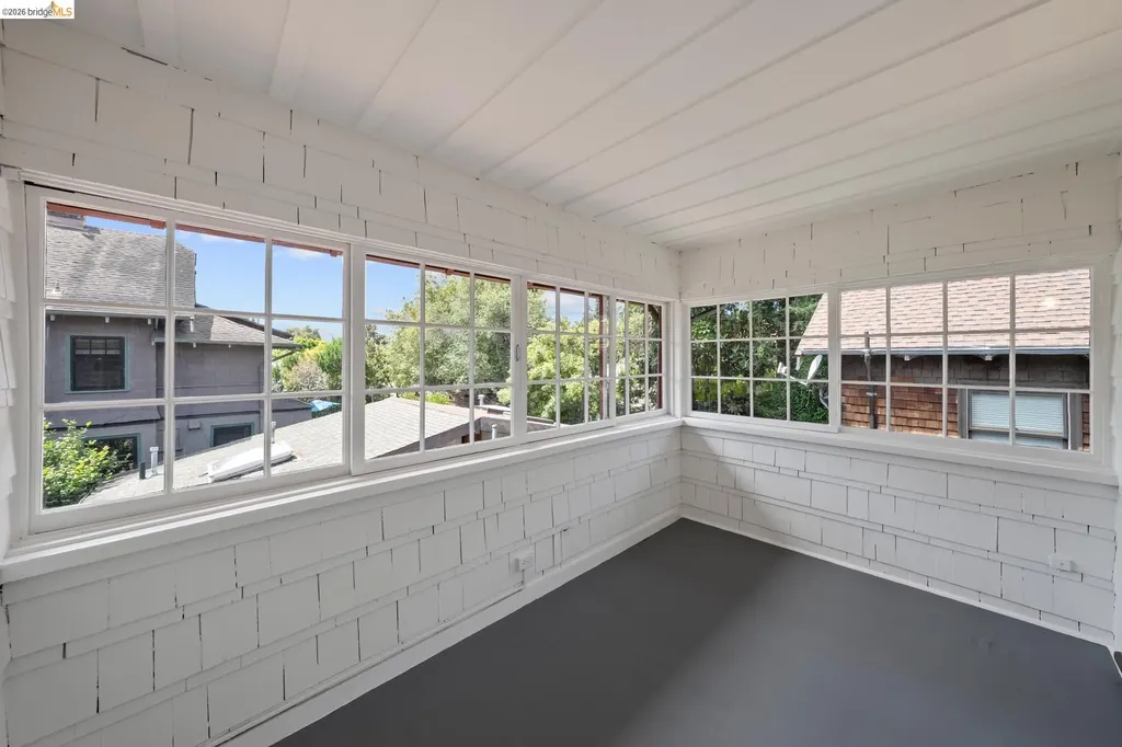 2714 Woolsey Street Berkeley CA 94705