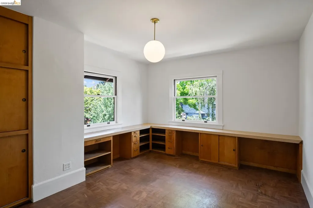 2714 Woolsey Street Berkeley CA 94705