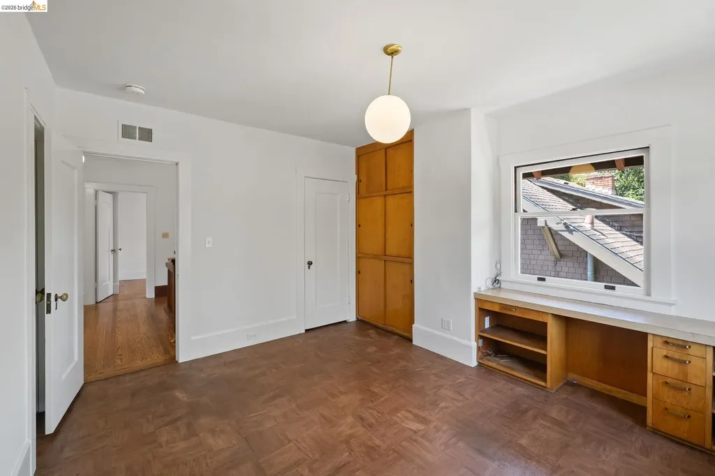 2714 Woolsey Street Berkeley CA 94705