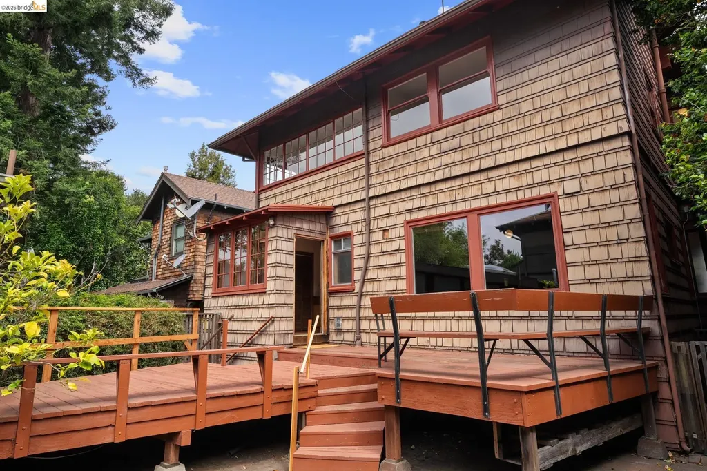 2714 Woolsey Street Berkeley CA 94705