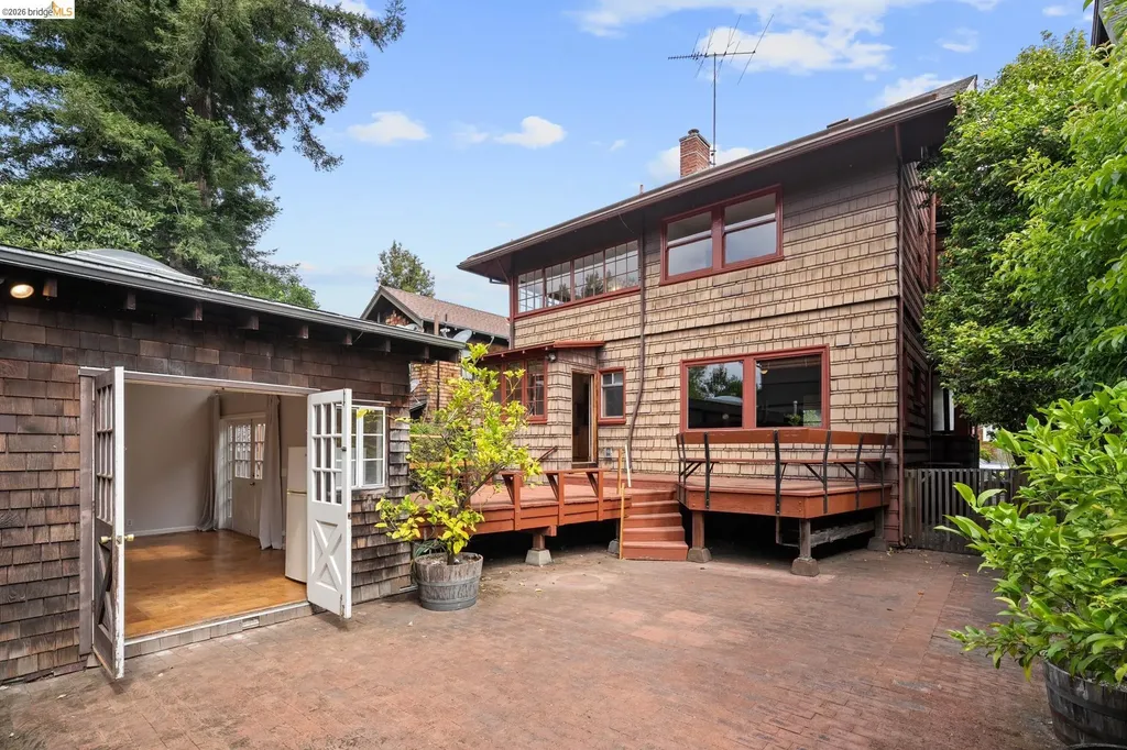2714 Woolsey Street Berkeley CA 94705