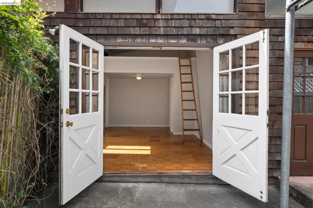 2714 Woolsey Street Berkeley CA 94705