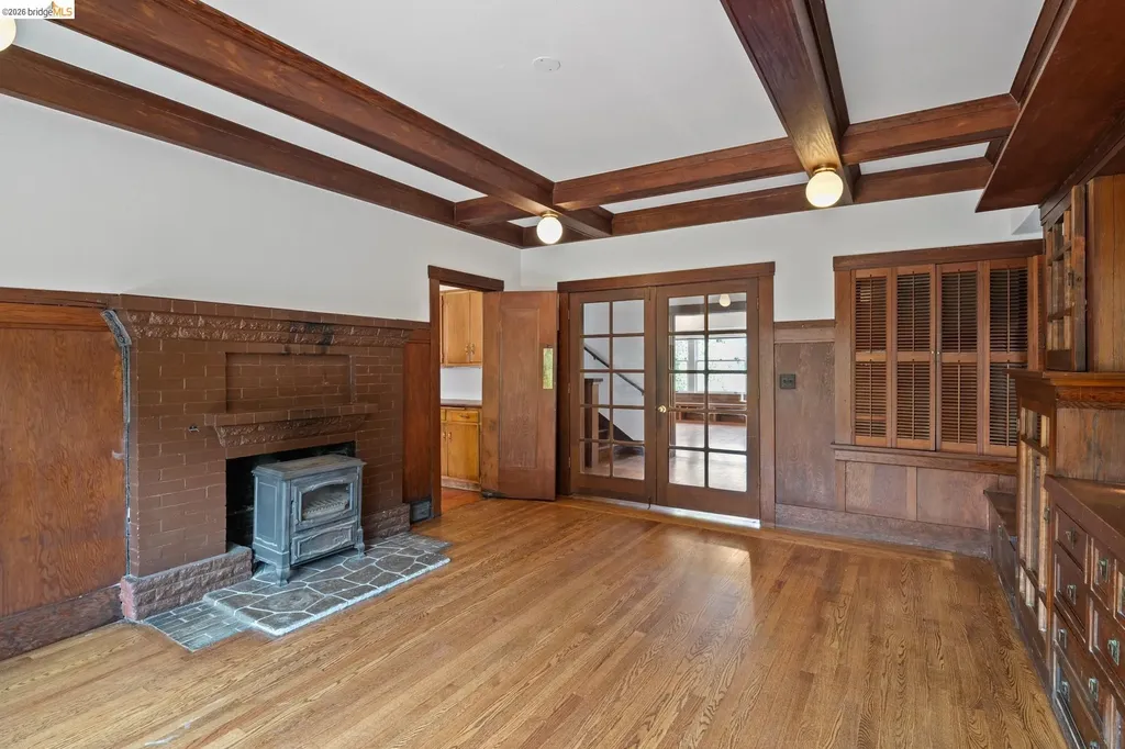 2714 Woolsey Street Berkeley CA 94705