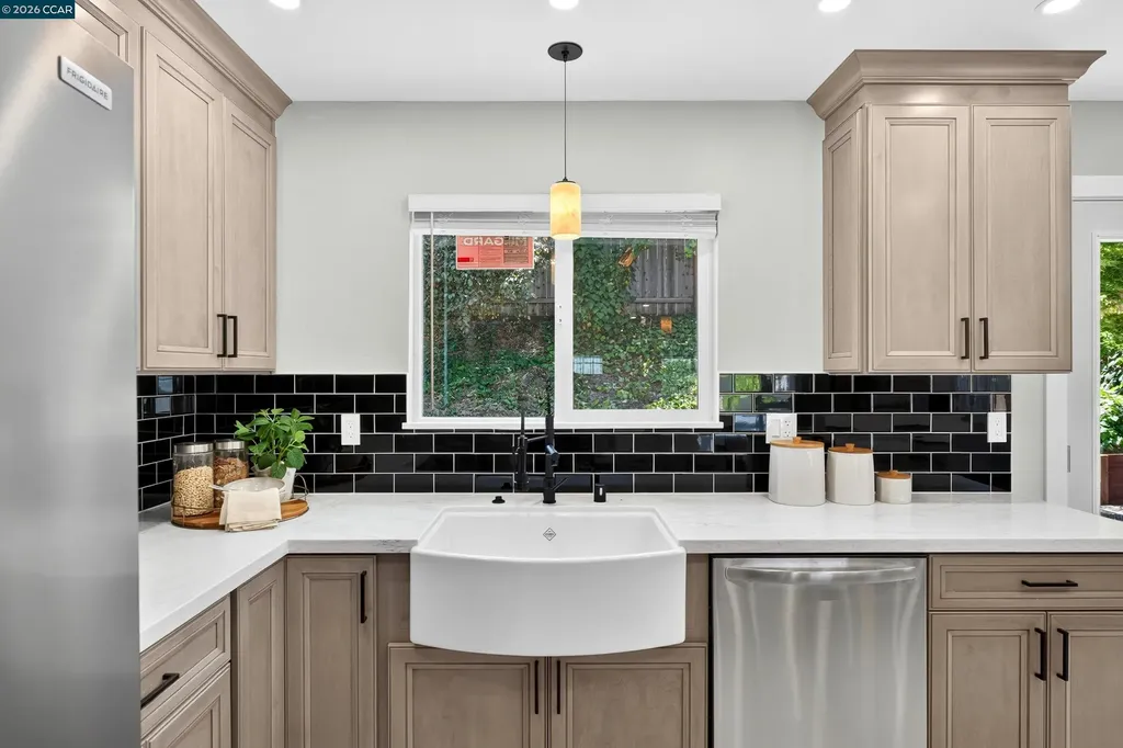 2823 Delmore Road San Pablo CA 94806