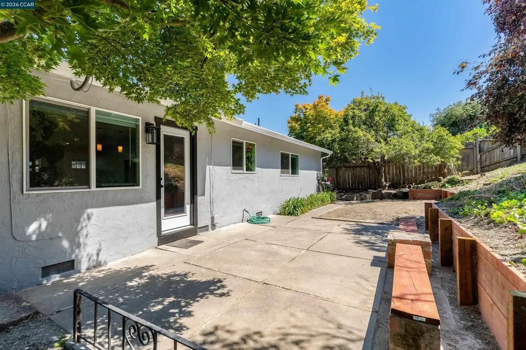 2823 Delmore Road San Pablo CA 94806