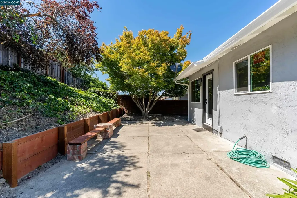 2823 Delmore Road San Pablo CA 94806