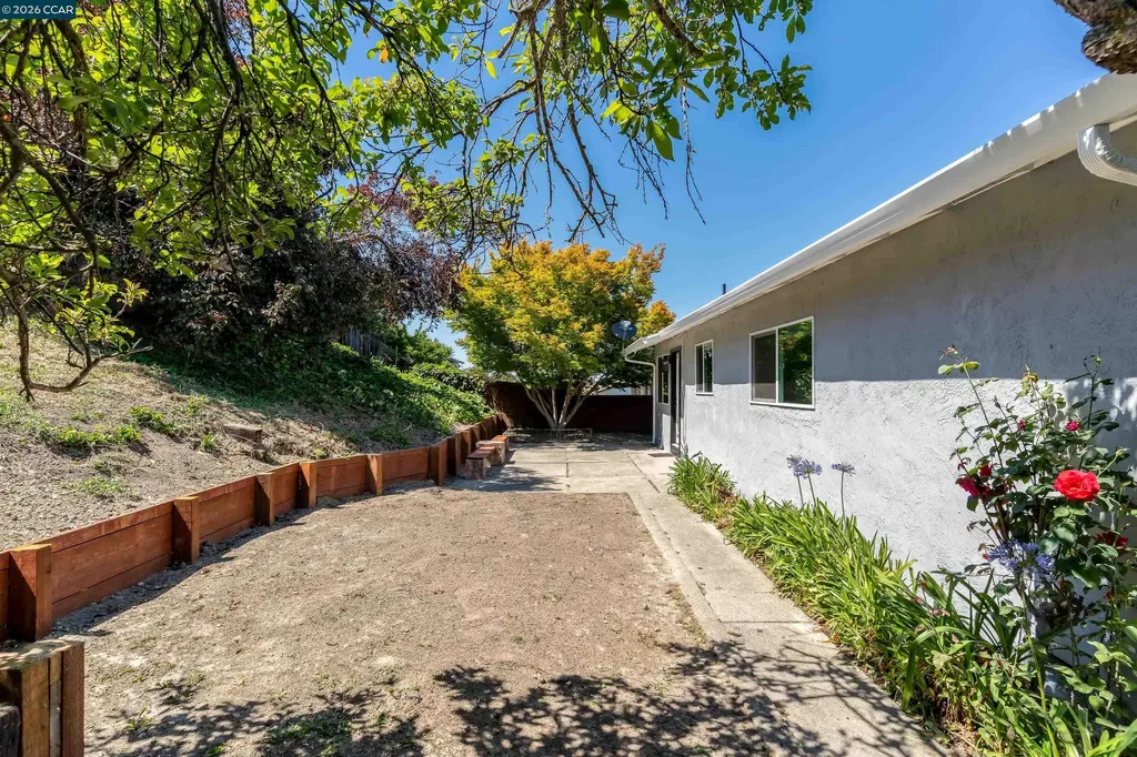 2823 Delmore Road San Pablo CA 94806