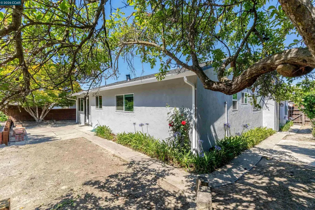 2823 Delmore Road San Pablo CA 94806