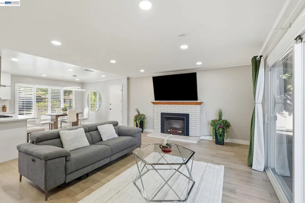 2394 Tahiti Street Hayward CA 94545
