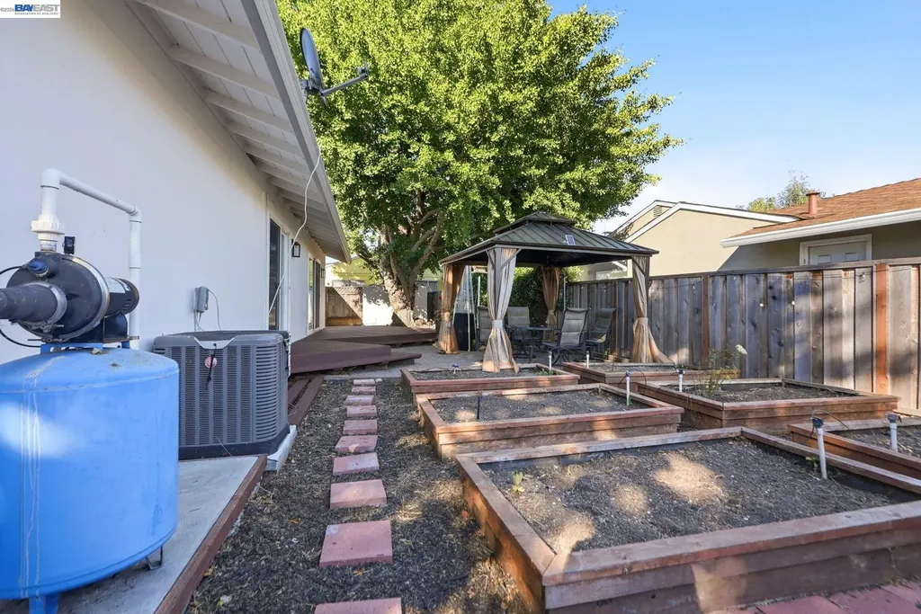2394 Tahiti Street Hayward CA 94545