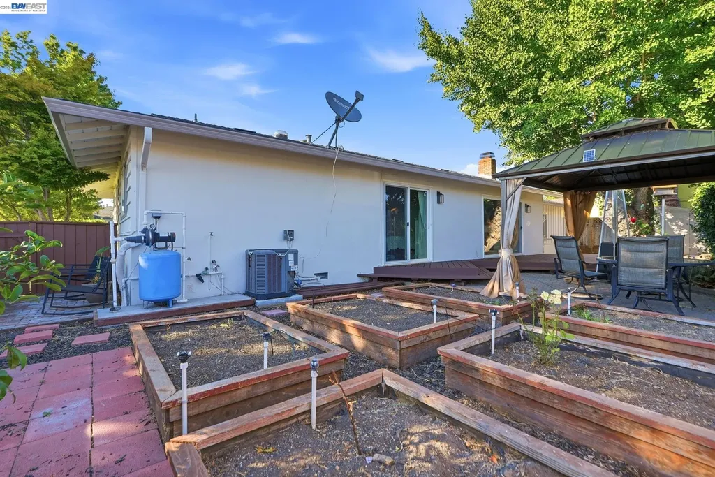 2394 Tahiti Street Hayward CA 94545