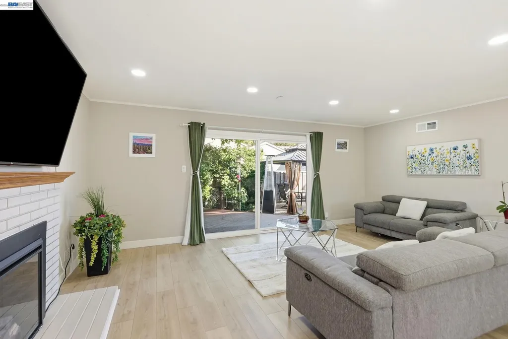 2394 Tahiti Street Hayward CA 94545