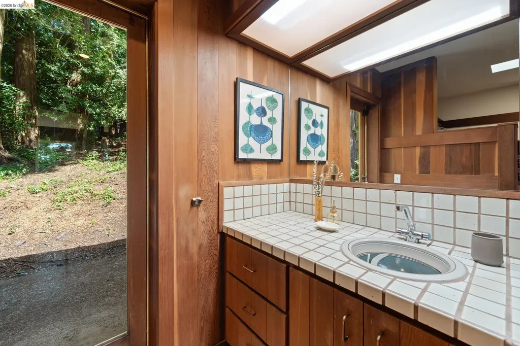 100 Avenida Drive Berkeley CA 94708