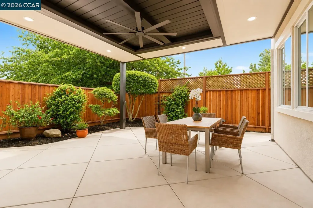 586 Dutch Elm Drive Hercules CA 94547