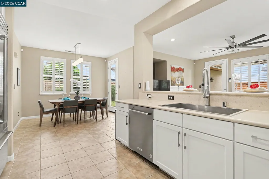 586 Dutch Elm Drive Hercules CA 94547
