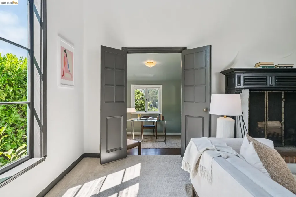 5933 Johnston Drive Oakland CA 94611