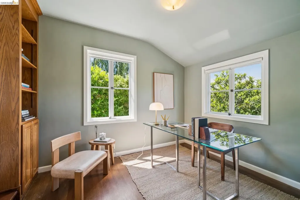 5933 Johnston Drive Oakland CA 94611