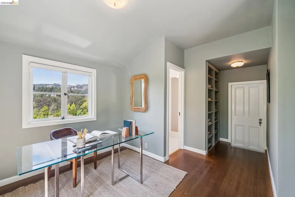 5933 Johnston Drive Oakland CA 94611