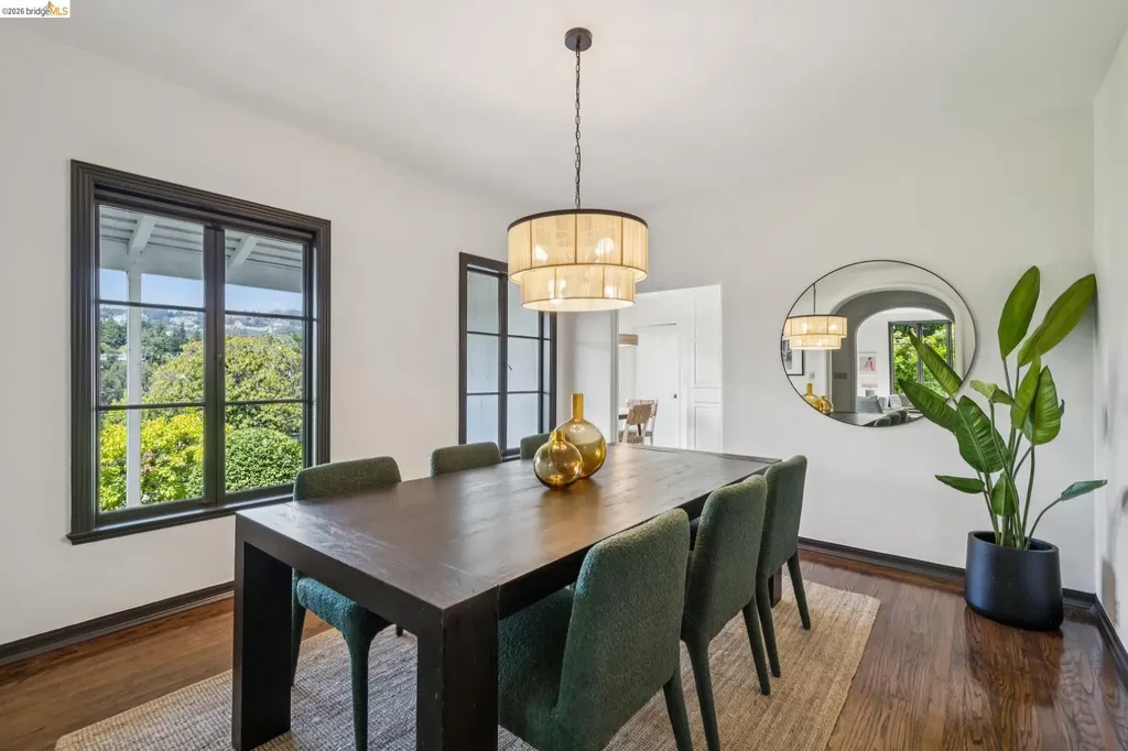 5933 Johnston Drive Oakland CA 94611