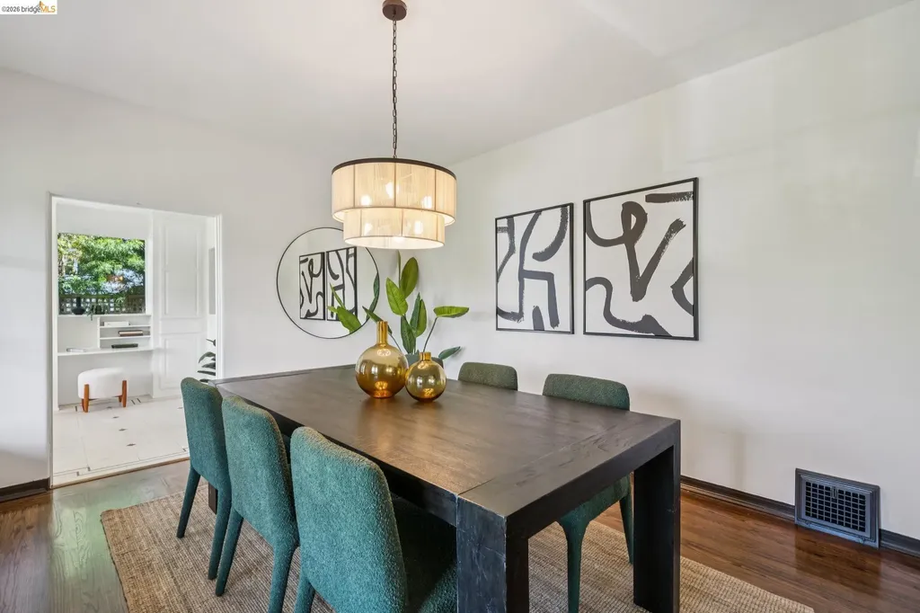 5933 Johnston Drive Oakland CA 94611