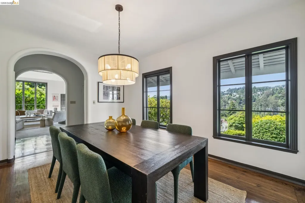5933 Johnston Drive Oakland CA 94611