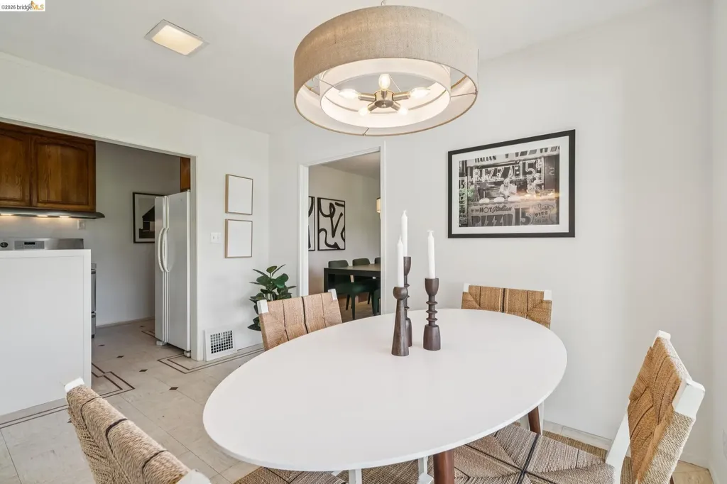5933 Johnston Drive Oakland CA 94611