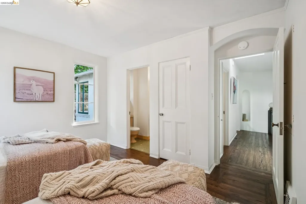 5933 Johnston Drive Oakland CA 94611