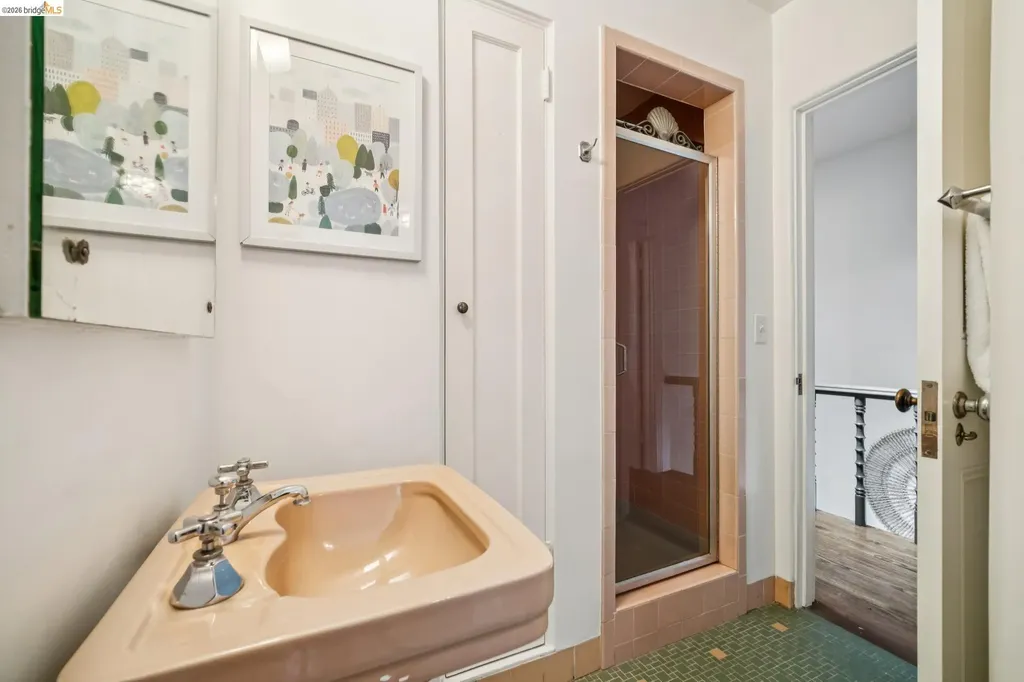 5933 Johnston Drive Oakland CA 94611
