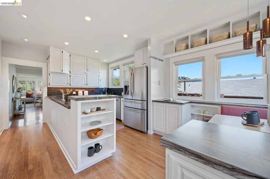 1751 38th Street Oakland CA 94602