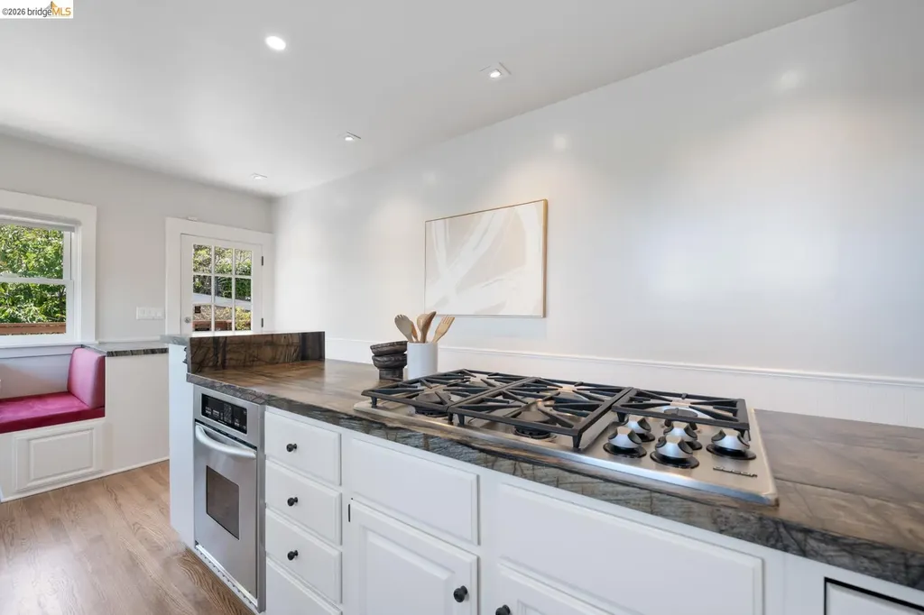 1751 38th Street Oakland CA 94602