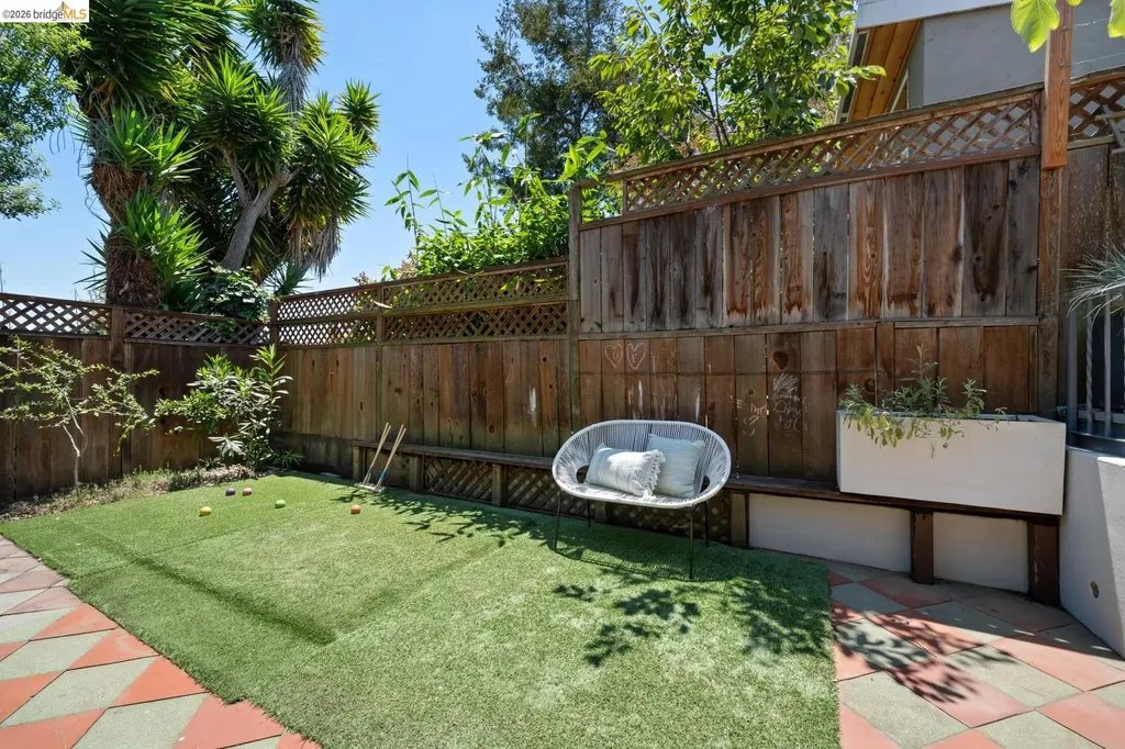 1751 38th Street Oakland CA 94602