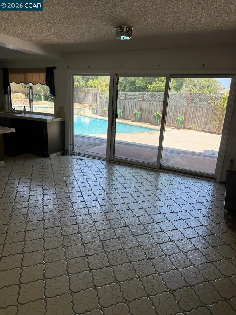 40 Carter Court El Sobrante CA 94803