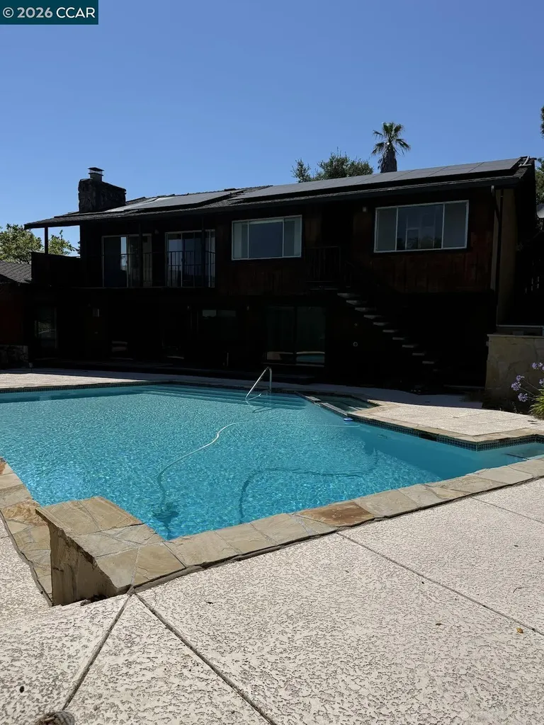 40 Carter Court El Sobrante CA 94803