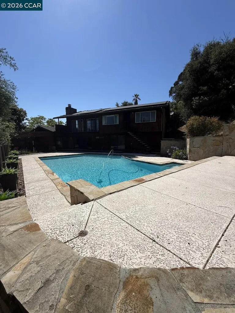 40 Carter Court El Sobrante CA 94803