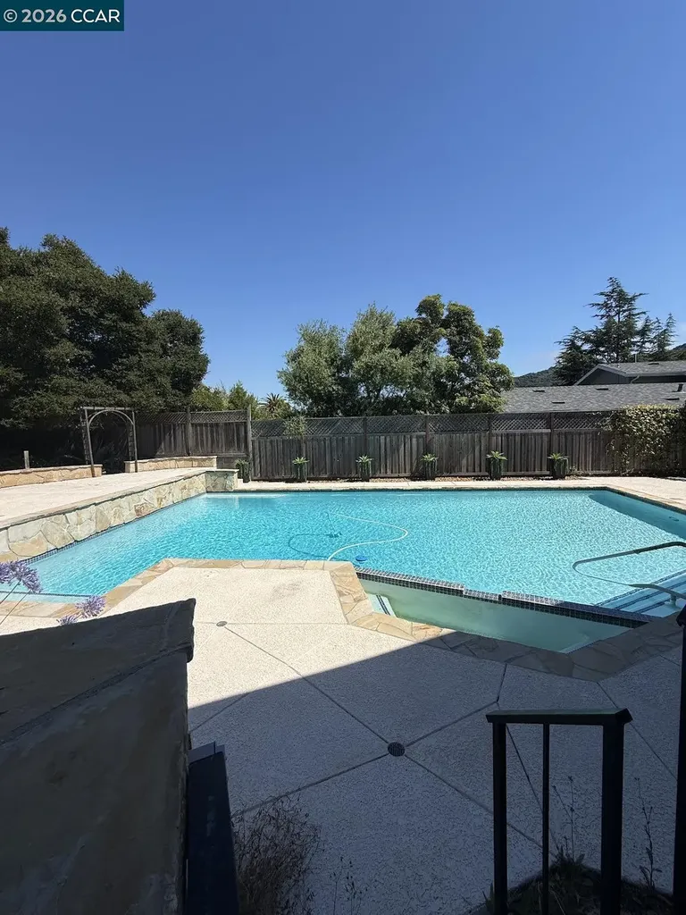 40 Carter Court El Sobrante CA 94803