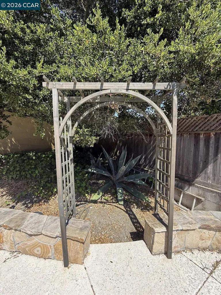 40 Carter Court El Sobrante CA 94803