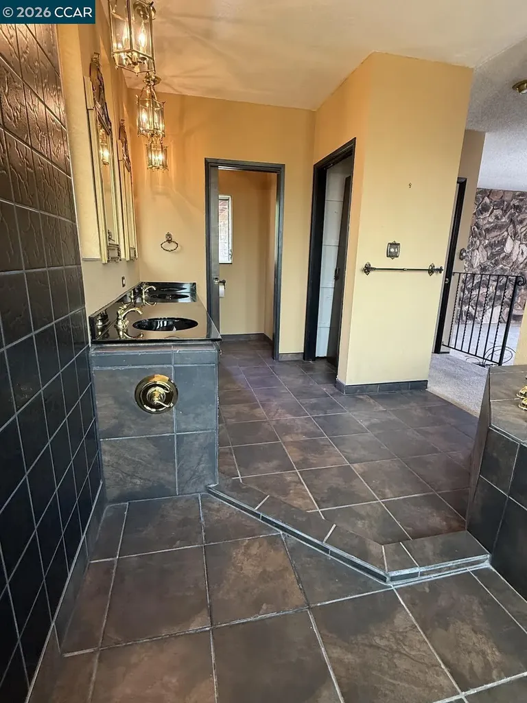 40 Carter Court El Sobrante CA 94803