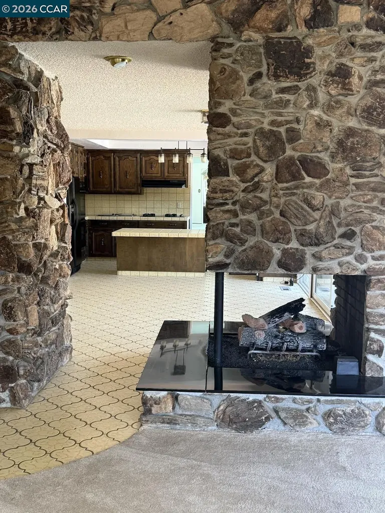 40 Carter Court El Sobrante CA 94803