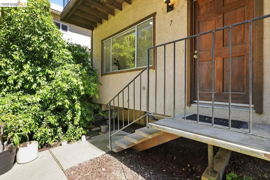 3800 Maybelle Avenue Oakland CA 94619