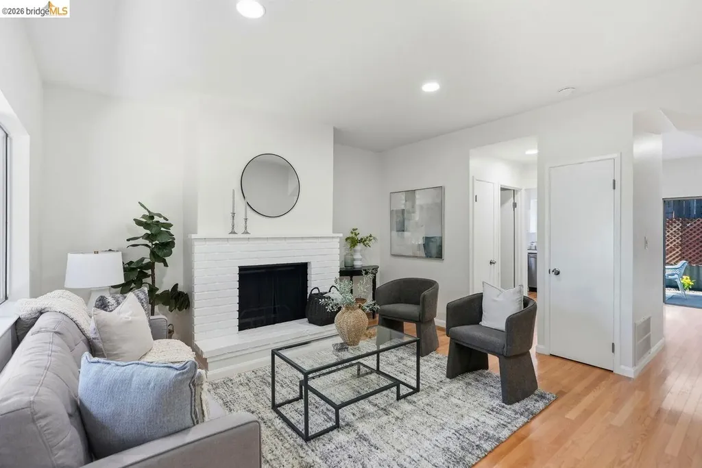 3800 Maybelle Avenue Oakland CA 94619