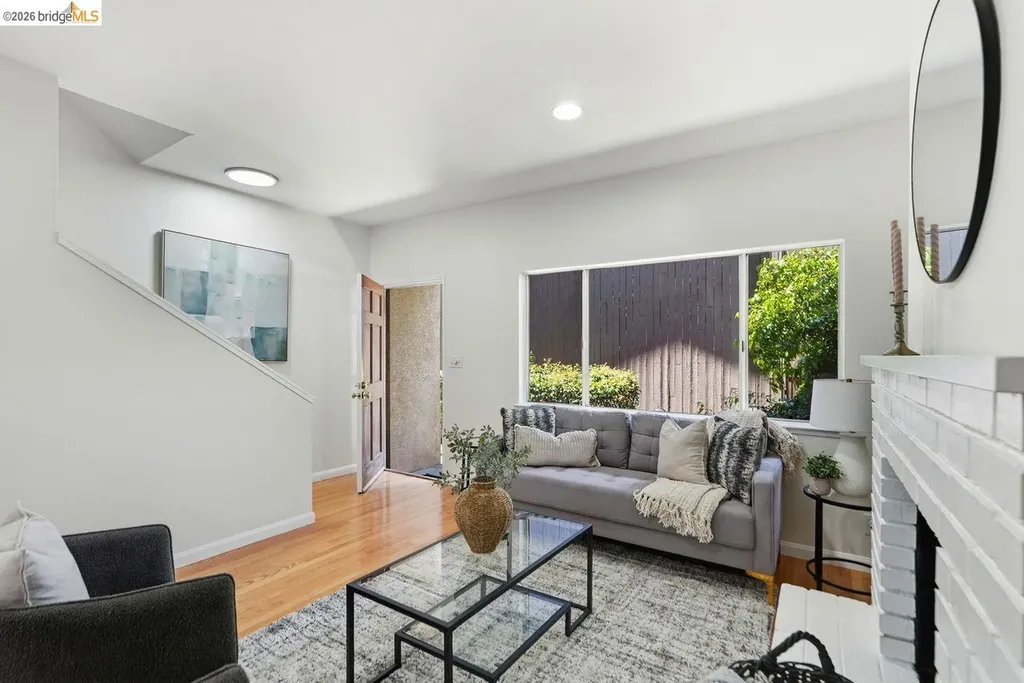 3800 Maybelle Avenue Oakland CA 94619