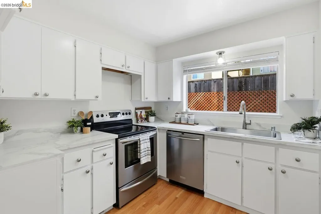 3800 Maybelle Avenue Oakland CA 94619