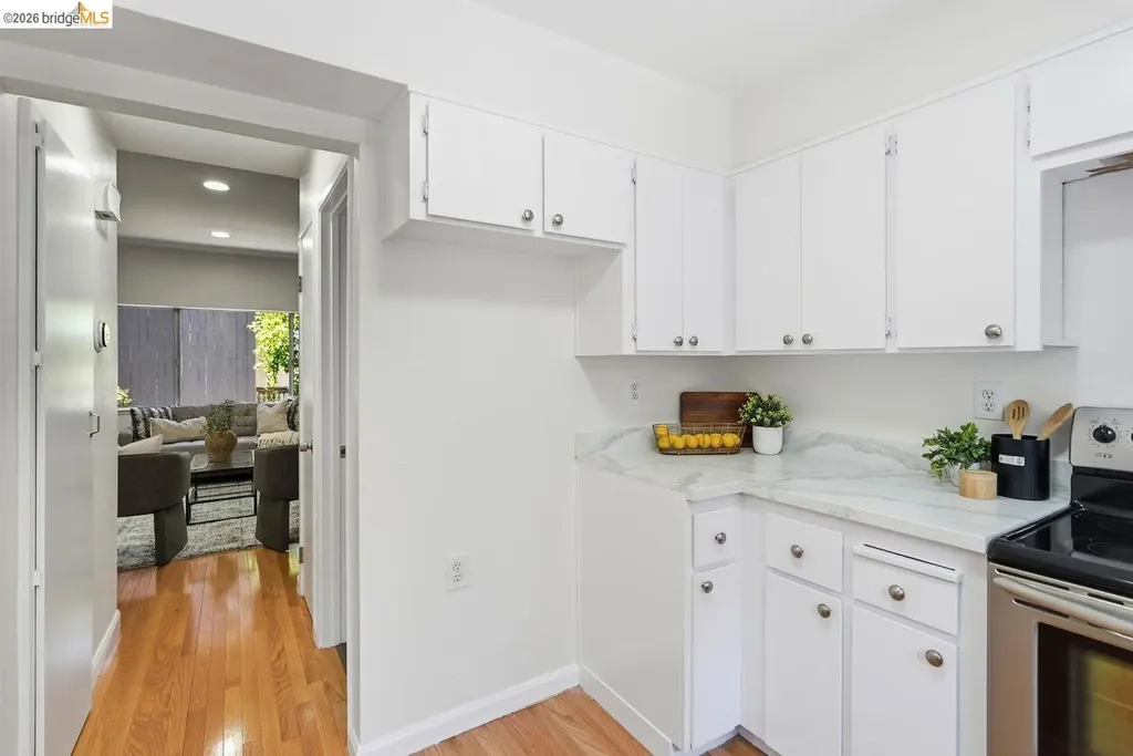 3800 Maybelle Avenue Oakland CA 94619