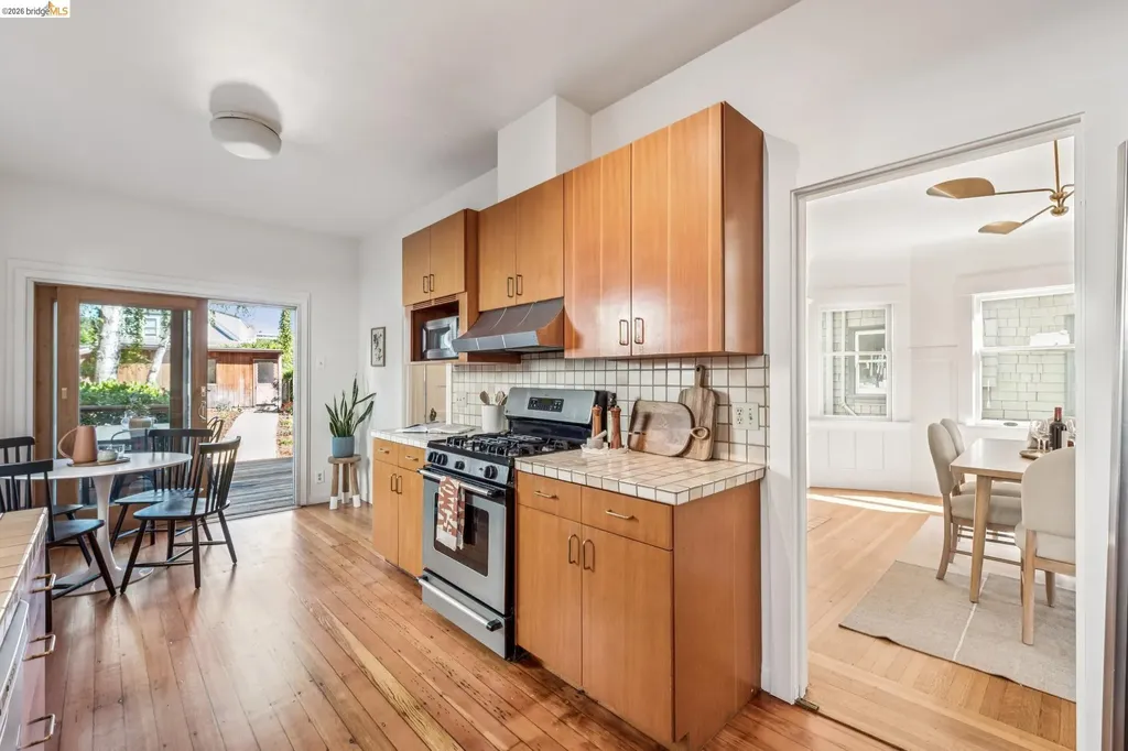 4130 Gilbert Street Oakland CA 94611
