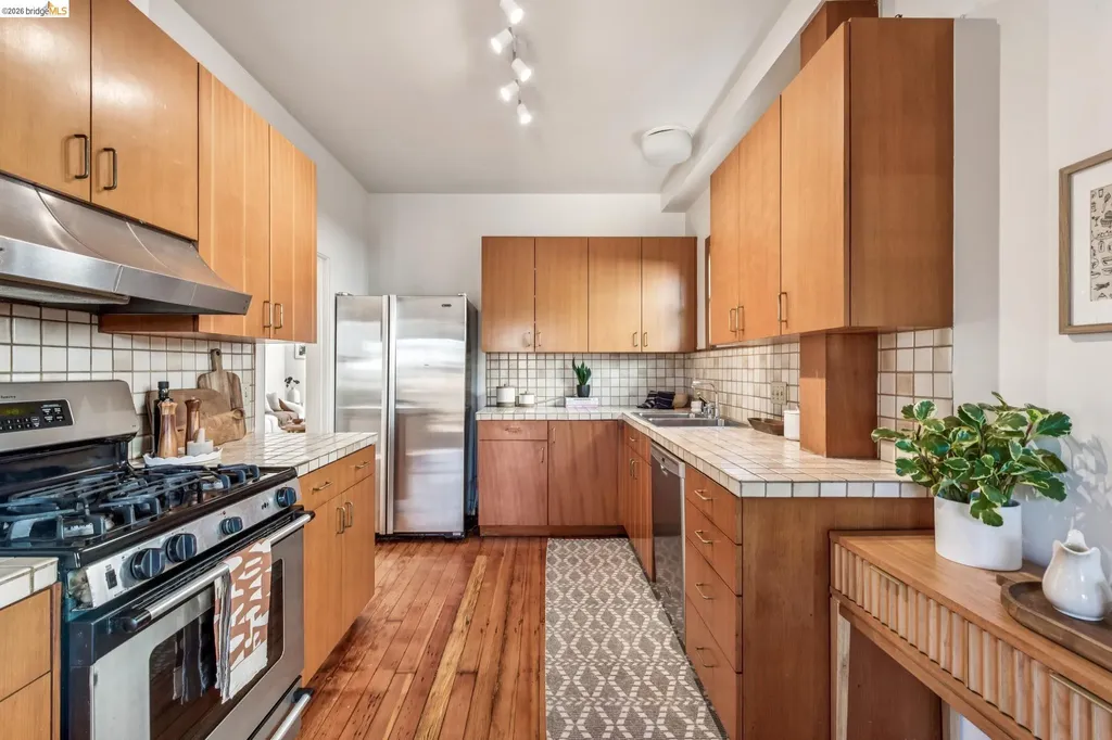 4130 Gilbert Street Oakland CA 94611