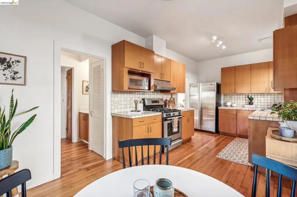4130 Gilbert Street Oakland CA 94611
