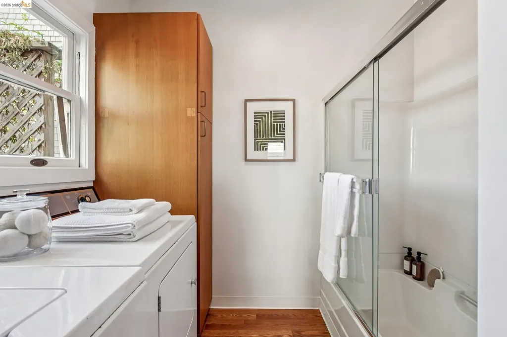 4130 Gilbert Street Oakland CA 94611