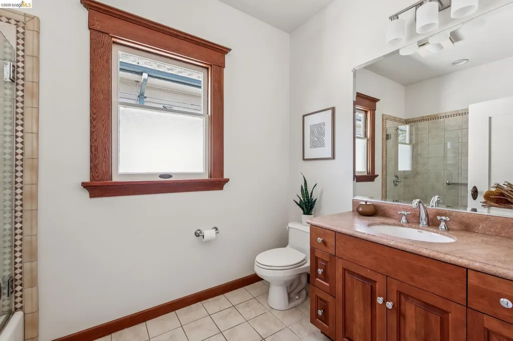 4130 Gilbert Street Oakland CA 94611